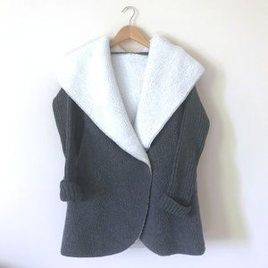 Oversized fleece & knit sweater